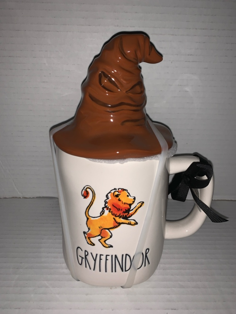 Rae Dunn Gryffindor Lion Ceramic Mug with Sorting Hat Lid NEW